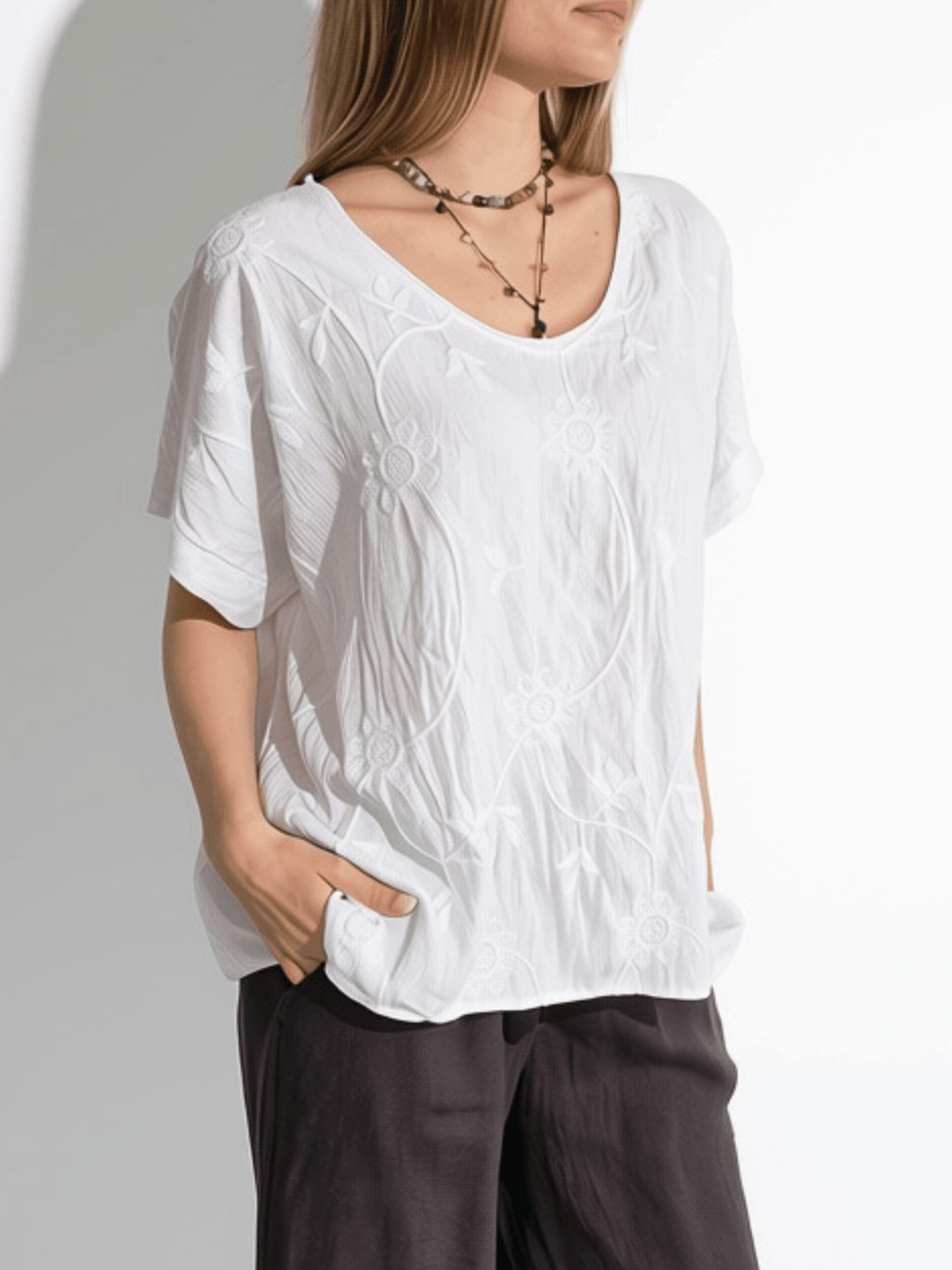 Blusa Italiana Bordada escote en V, color Blanco