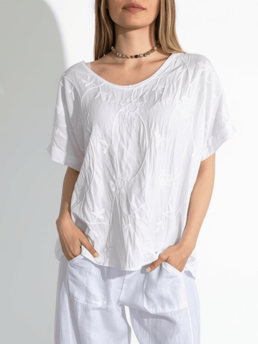 Blusa Italiana Bordada escote en V, color Blanco