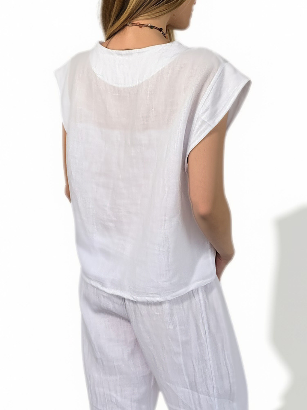 Blusa Italiana 100% Lino escote Bordado, color Blanco