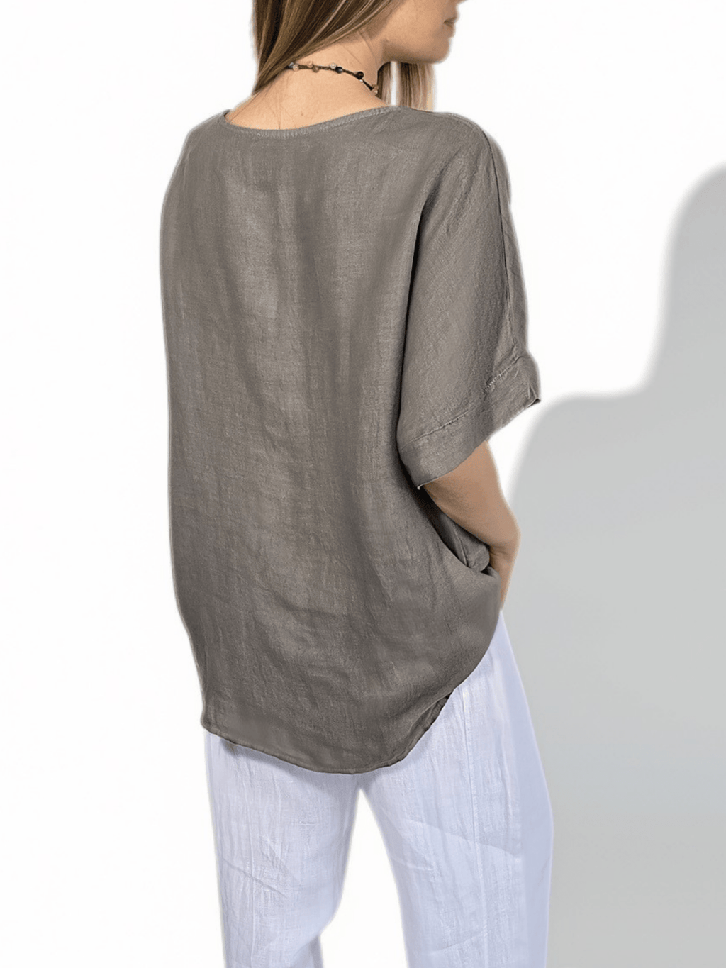 Blusa Italiana 100%Lino basta Bordada, color Taupe