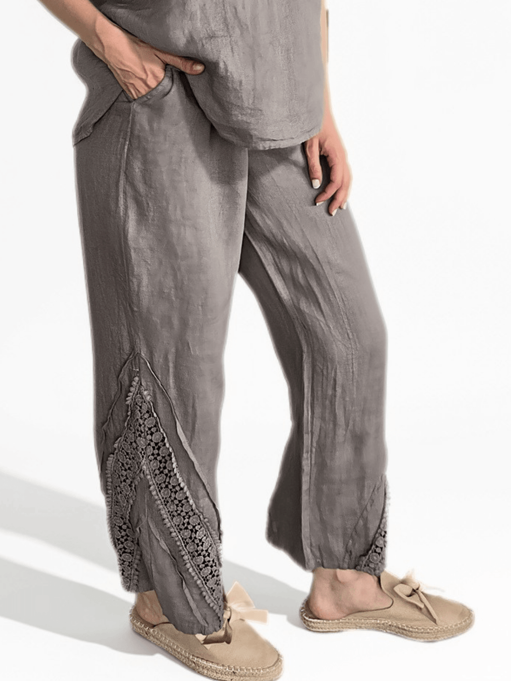 Pantalón Italiano 100% Lino, con Bordado, color Taupe