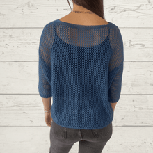 Cargar imagen en el visor de la galería, Sweater Italiano con flores, color azul jeans
