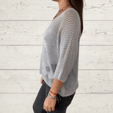 Cargar imagen en el visor de la galería, Sweater Italiano con flores, color gris
