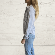 Cargar imagen en el visor de la galería, Blusa Rayada, color Blanco con Negro
