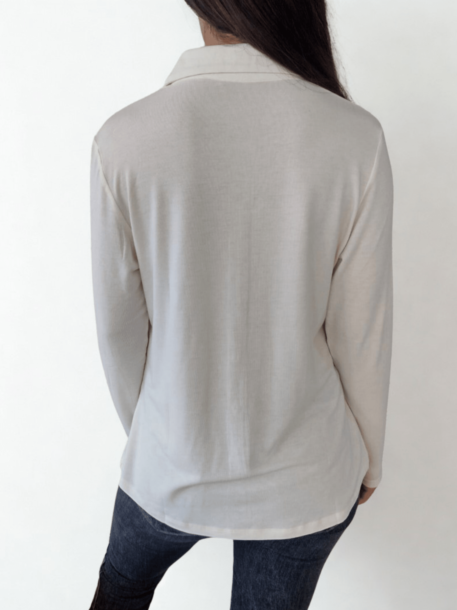 Polera abotonada, color blanco invierno