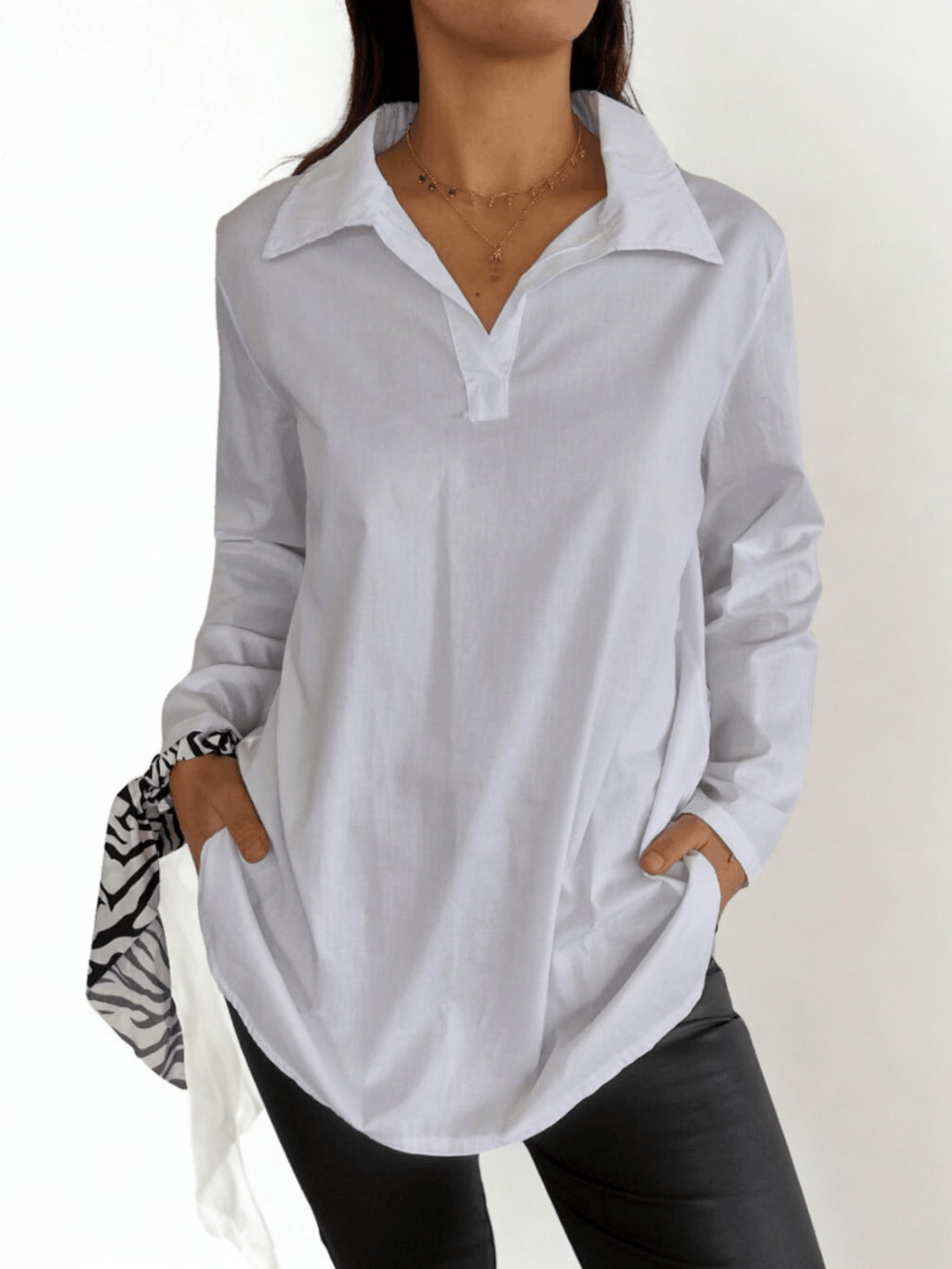 Blusa Italiana escote en V, color blanco