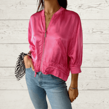 Cargar imagen en el visor de la galería, Chaqueta Italiana de raso, con cierre, color fucsia
