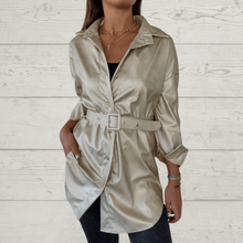 Cargar imagen en el visor de la galería, Blusa Italiana ecocuero opaco con cinturón, color dorado
