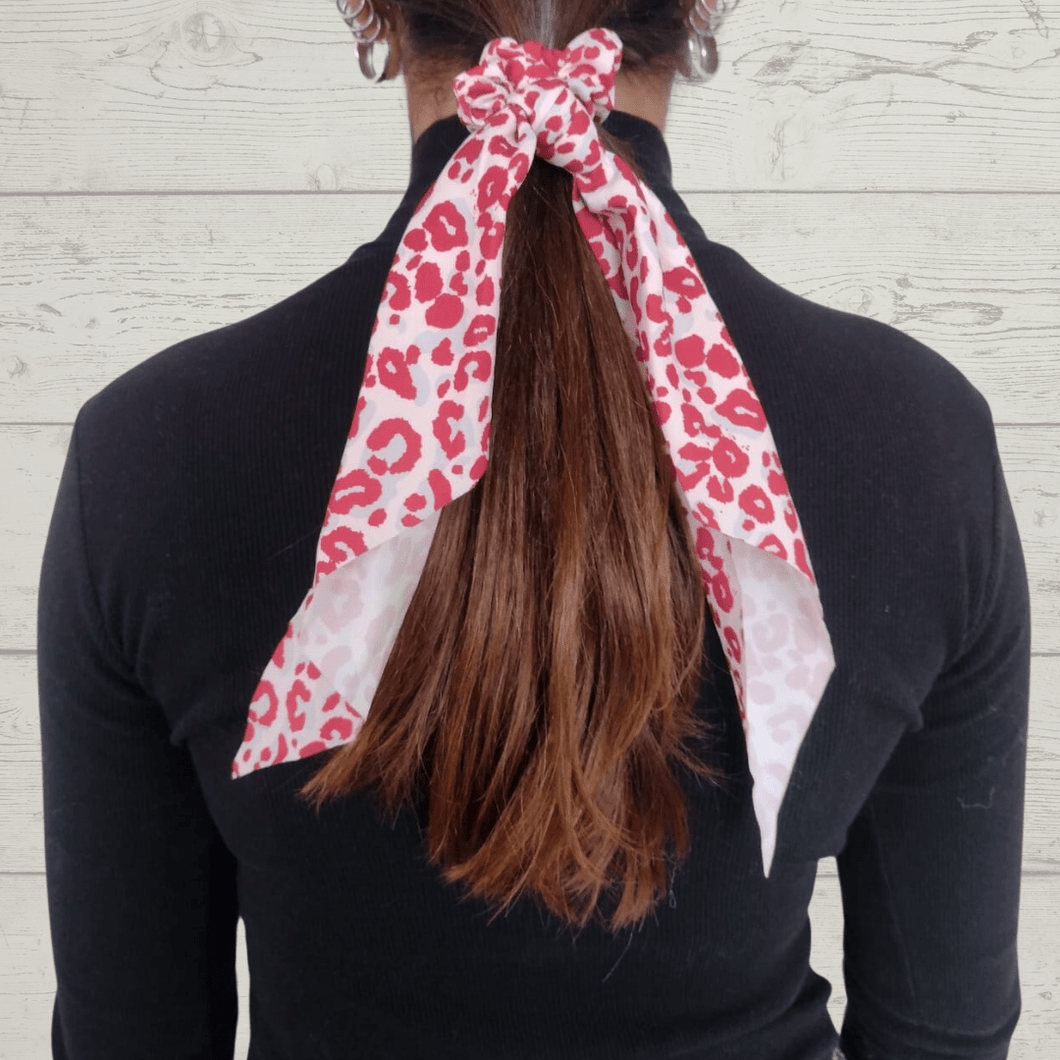Colet animal print, color  rojo con blanco