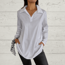 Cargar imagen en el visor de la galería, Blusa Italiana escote en V, color blanco
