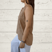 Cargar imagen en el visor de la galería, Blusa Italiana bordada, color tostado
