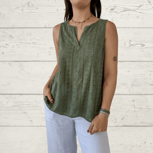 Cargar imagen en el visor de la galería, Blusa Italiana bordada, color verde
