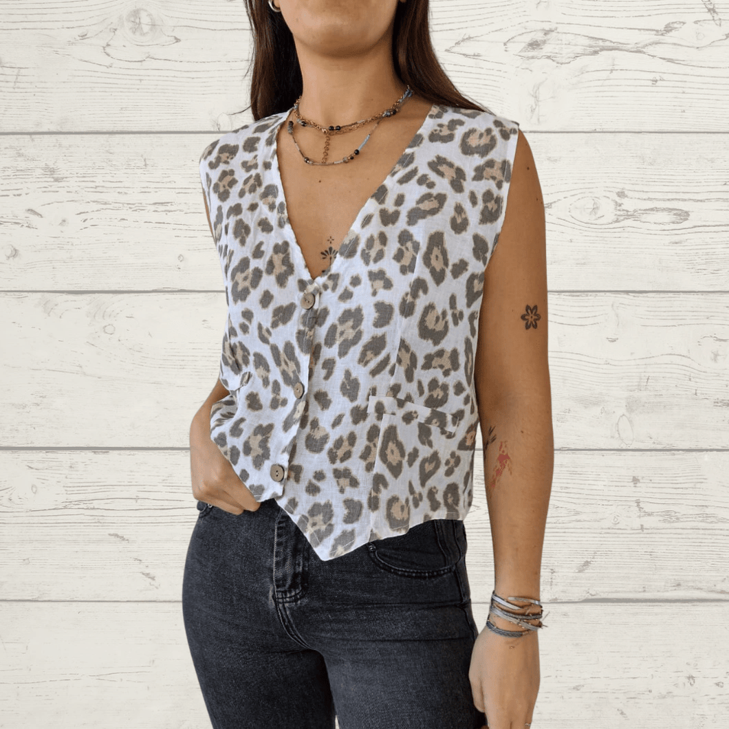 Blusa gillette de lino Italiano animal print, fondo blanco
