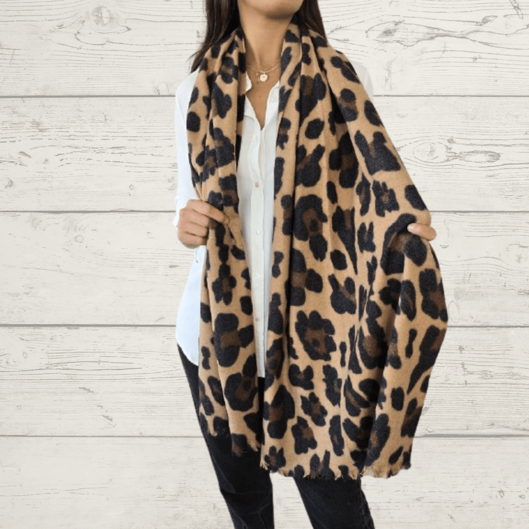 Bufanda Italiana Animal Print, fondo Camel