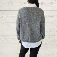 Cargar imagen en el visor de la galería, Chaleco Italiano con amarras, color Gris
