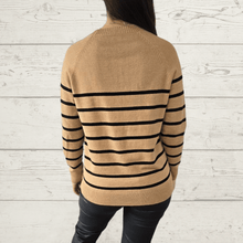 Cargar imagen en el visor de la galería, Sweater Rayado, fondo Camel
