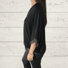 Cargar imagen en el visor de la galería, Blusa Italiana tipo kimono, color Negro
