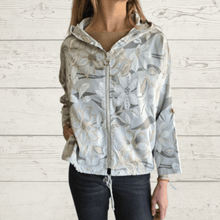 Cargar imagen en el visor de la galería, Chaqueta Italiana estampada, fondo Gris
