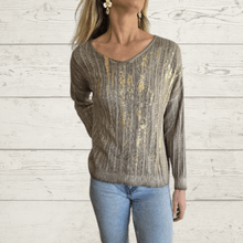 Cargar imagen en el visor de la galería, Sweater Italiano con Dorado, fondo Taupe
