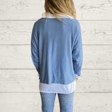 Cargar imagen en el visor de la galería, Sweater Italiano con Blusa Blanca, color Celeste
