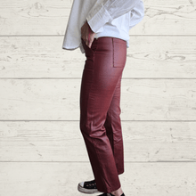 Cargar imagen en el visor de la galería, Pantalón Eco cuero, color Burdeo
