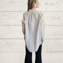 Cargar imagen en el visor de la galería, Blusa Italian bordada, color Beige
