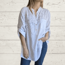 Cargar imagen en el visor de la galería, Blusa Italiana estampada, Fondo blanco
