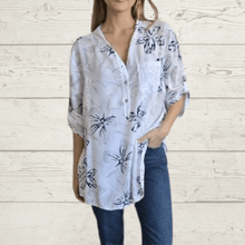 Cargar imagen en el visor de la galería, Blusa Italiana estampada, fondo Blanco
