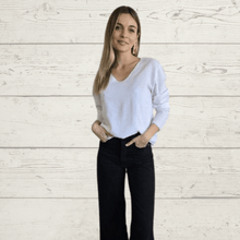Cargar imagen en el visor de la galería, Blusa Italiana detalles plateados, color Blanco

