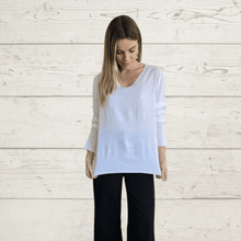 Cargar imagen en el visor de la galería, Blusa Italiana detalles plateados, color Blanco
