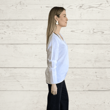Cargar imagen en el visor de la galería, Blusa Italiana detalles plateados, color Blanco
