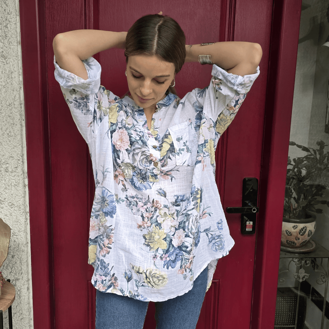 Blusa Italiana estampado flores, fondo Blanco