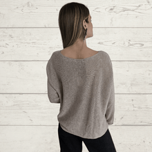 Cargar imagen en el visor de la galería, Sweater Italiano 100% algodón, color Taupe
