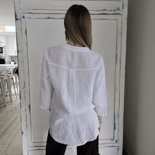 Cargar imagen en el visor de la galería, Blusa de Lino Italiano dos botones, color Blanco
