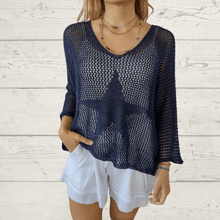 Cargar imagen en el visor de la galería, Sweater Italiano con una estrella, color azul marino
