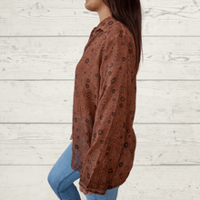 Cargar imagen en el visor de la galería, Sweater Italiano con blusa, color Camel
