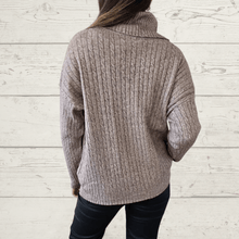 Cargar imagen en el visor de la galería, Sweater Trenzado, color Taupe
