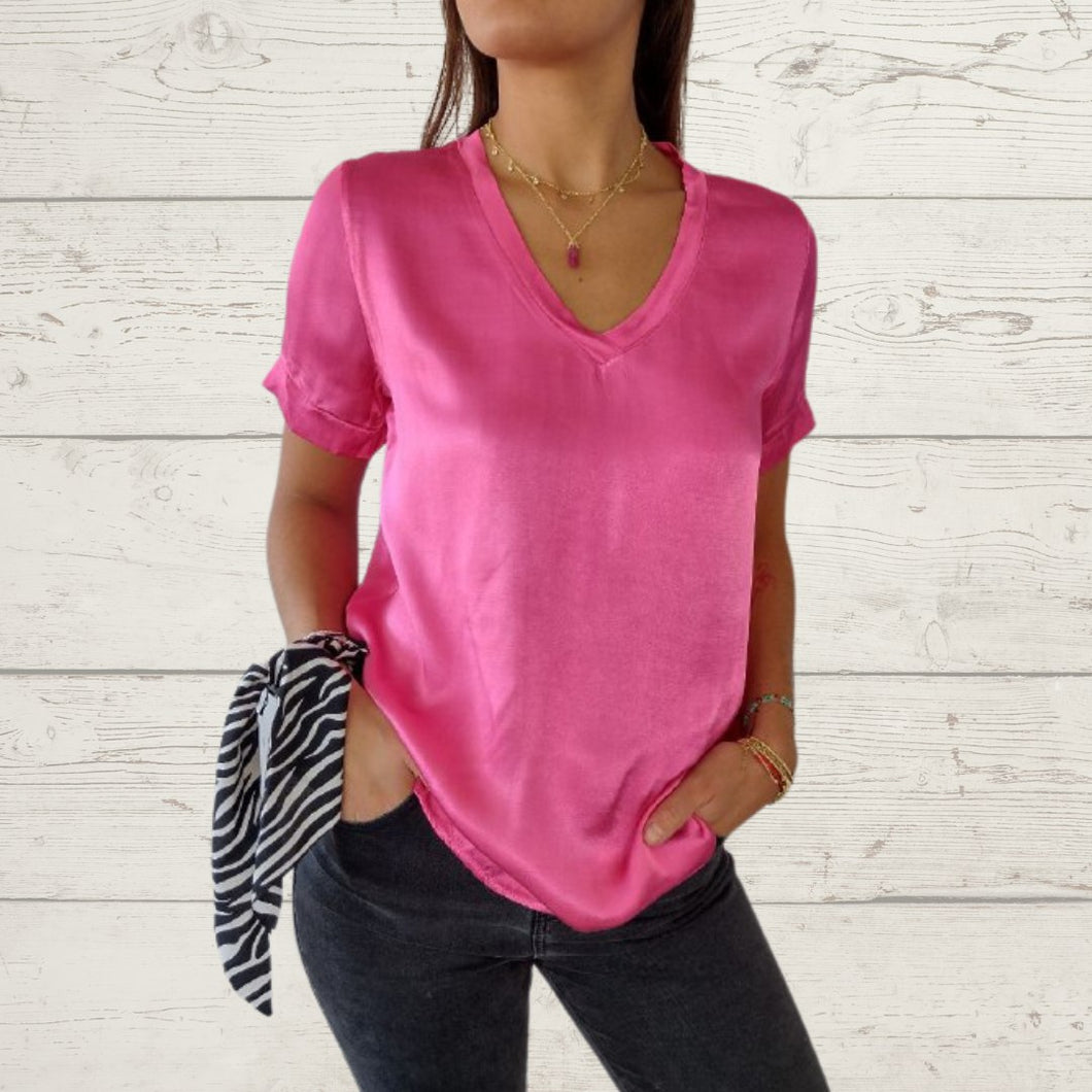 Blusa Italiana de raso, escote en V, color fucsia