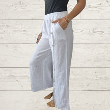 Cargar imagen en el visor de la galería, Pantalón de Lino Italiano con botones a un lado, color blanco
