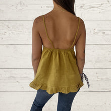 Cargar imagen en el visor de la galería, Blusa de Lino italiana con vuelos en la basta, color pistacho
