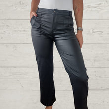 Cargar imagen en el visor de la galería, Pantalón eco cuero opaco, color negro
