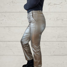 Cargar imagen en el visor de la galería, Pantalón eco cuero forrado, color dorado oscuro
