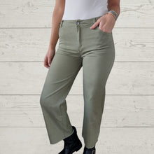 Cargar imagen en el visor de la galería, Pantalón de gabardina, color verde musgo
