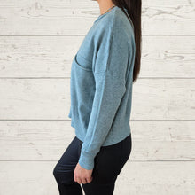 Cargar imagen en el visor de la galería, Sweater un bolsillo, color Verde Menta
