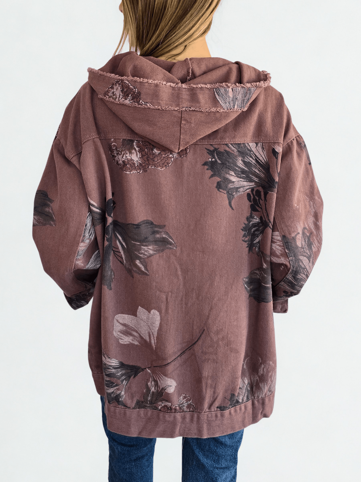 Chaqueta de Jeans Estampada, fondo Burdeo