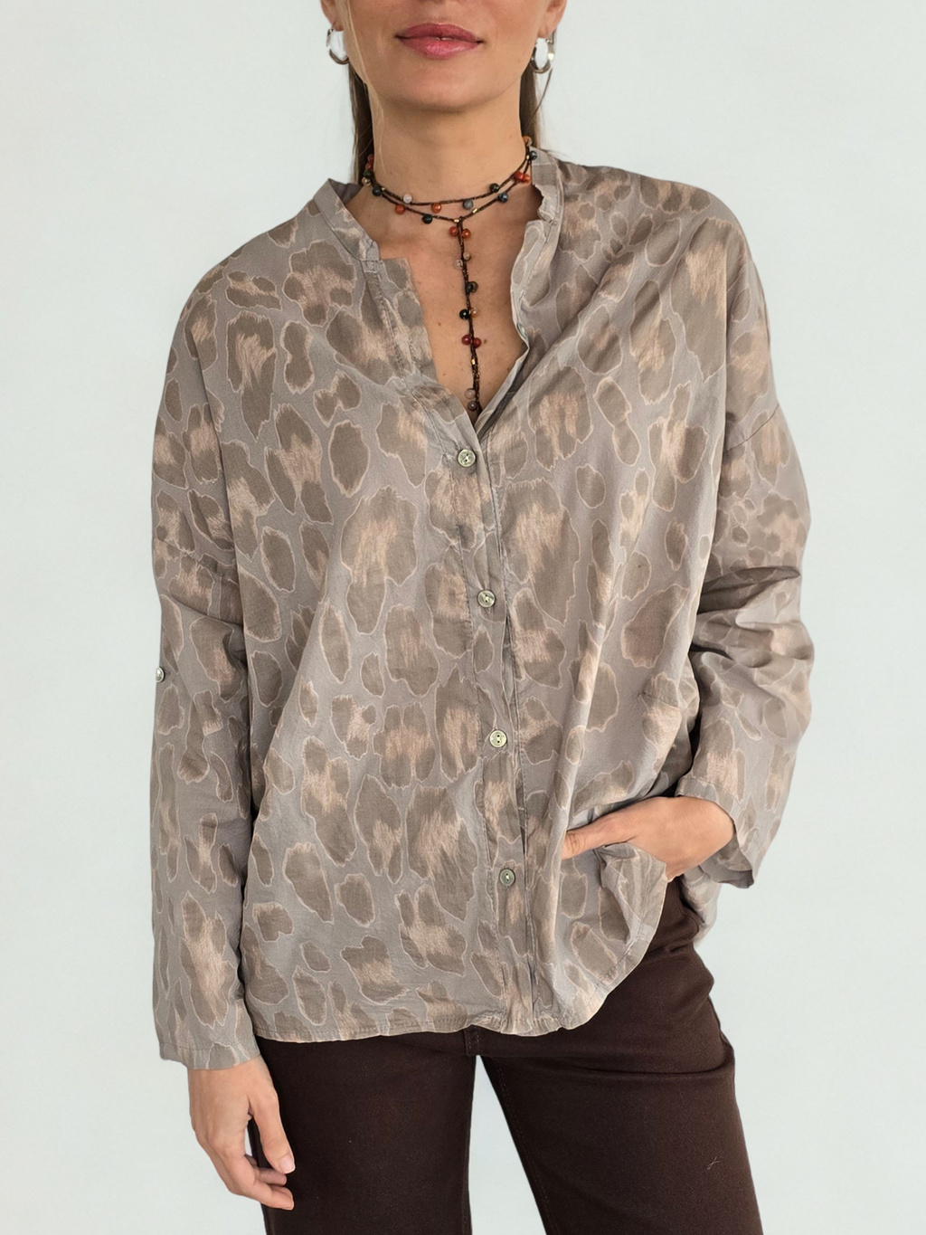 Blusa Italiana Animal Print, fondo Taupe