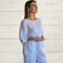 Cargar imagen en el visor de la galería, Blusa 100% Lino Italiano con botones a los lados, color Blanco
