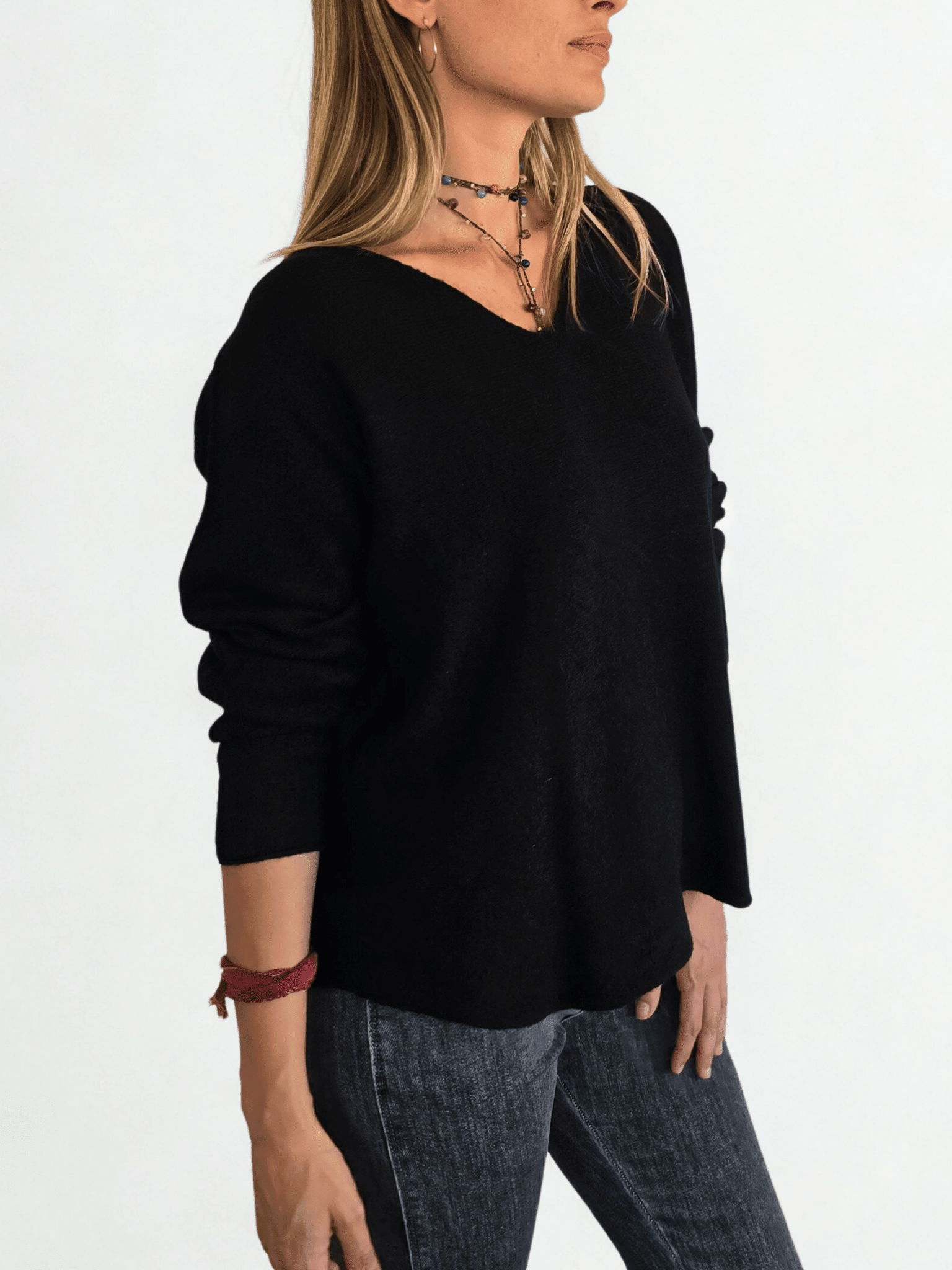 Sweater Italiano escote en V, color Negro