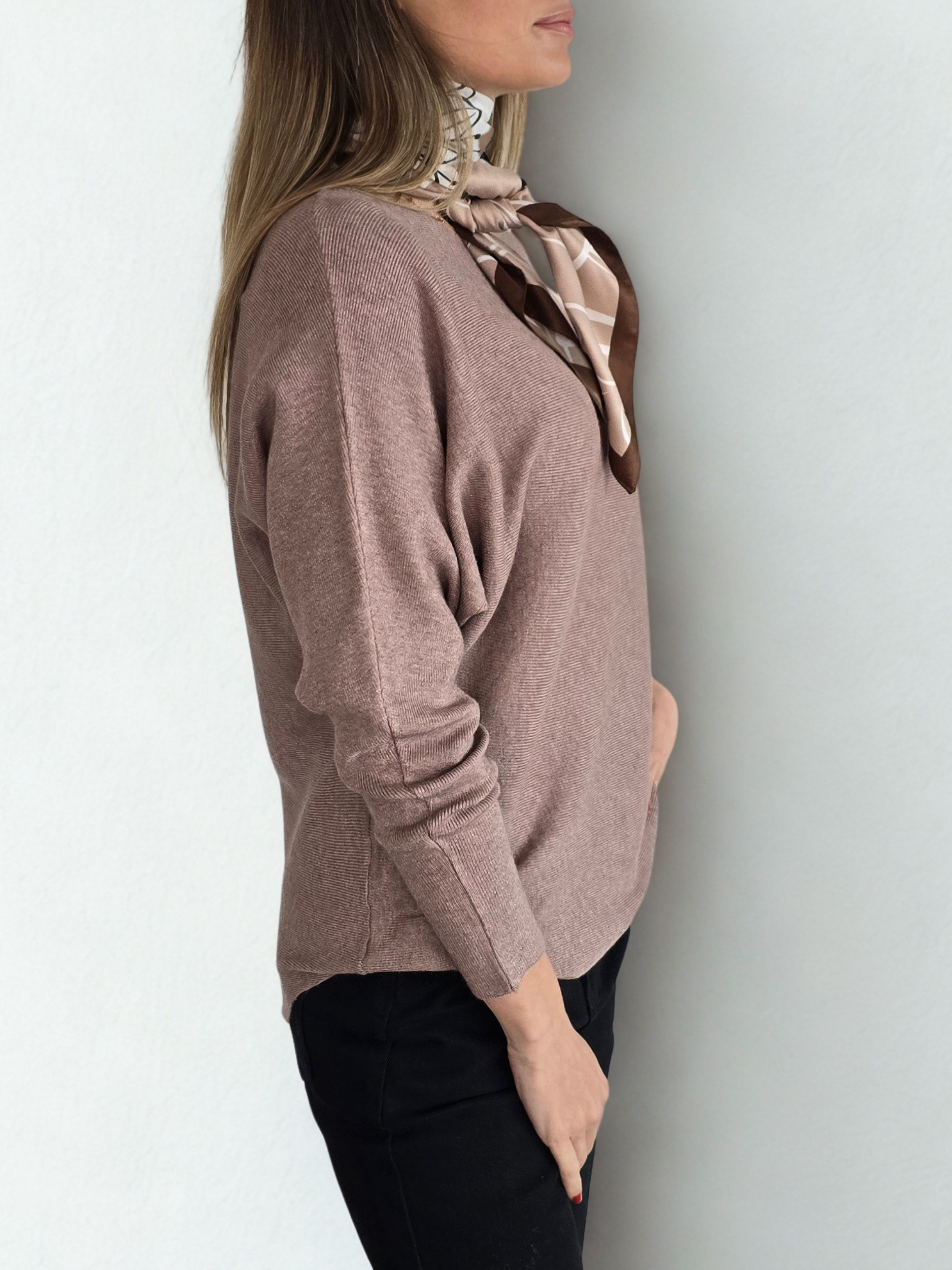 Sweater Murciélago, color Tuape
