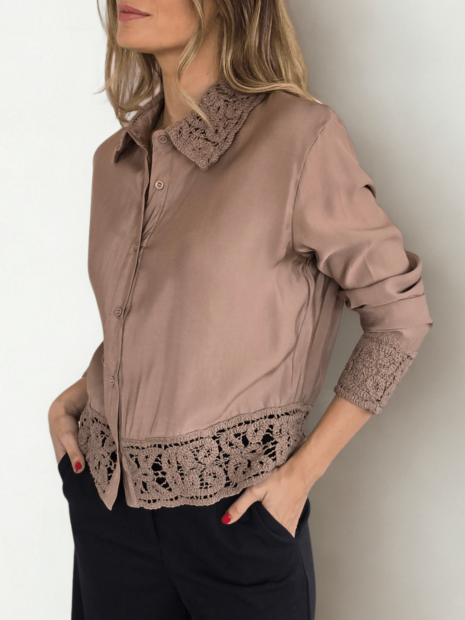 Blusa con Macramé, color Chocolate